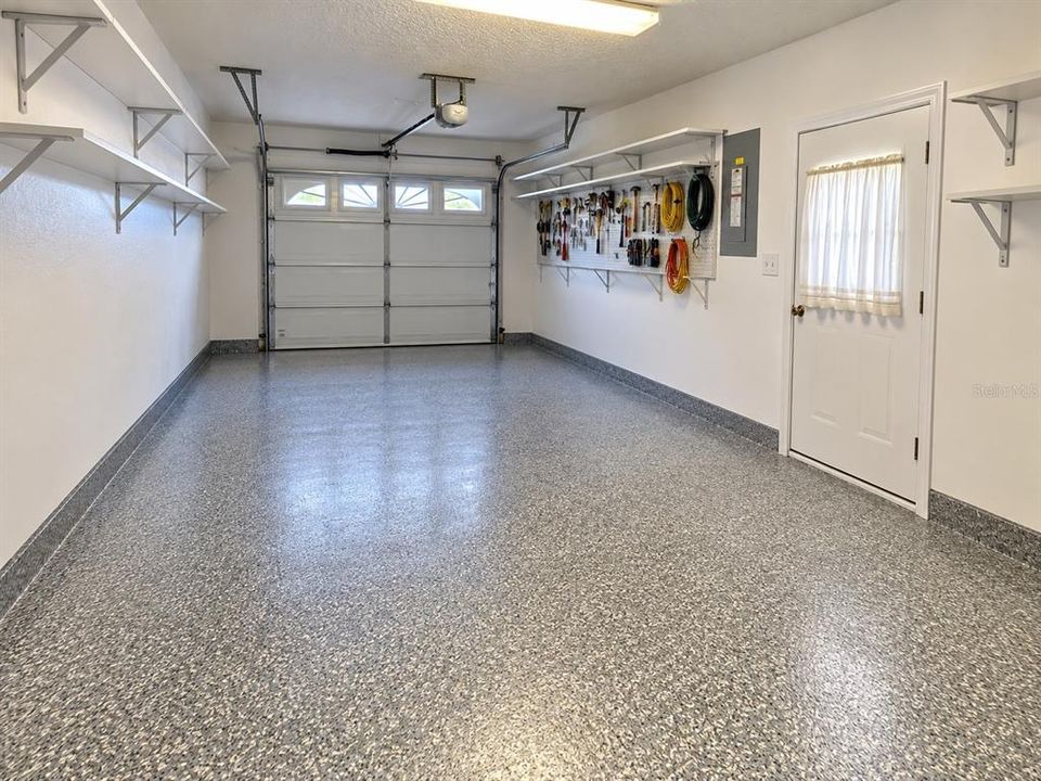 На продажу: $250,000 (2 спален, 2 ванн, 1335 Квадратных фут)