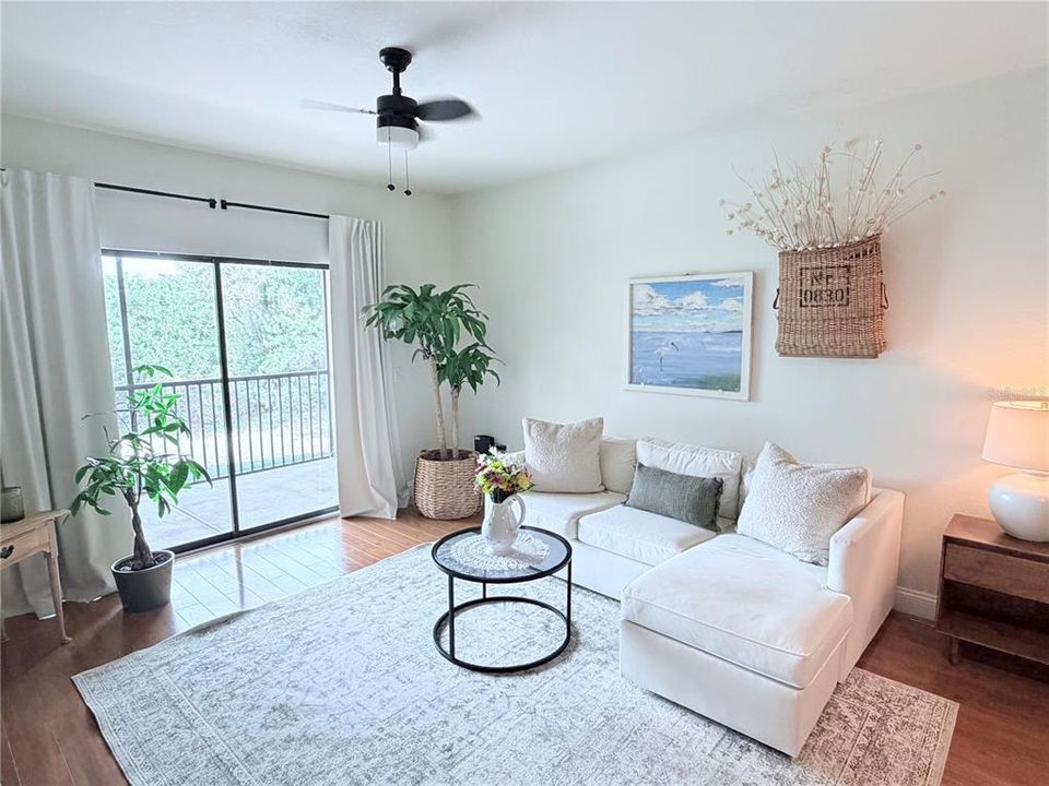 For Rent: $1,695 (1 beds, 1 baths, 830 Square Feet)