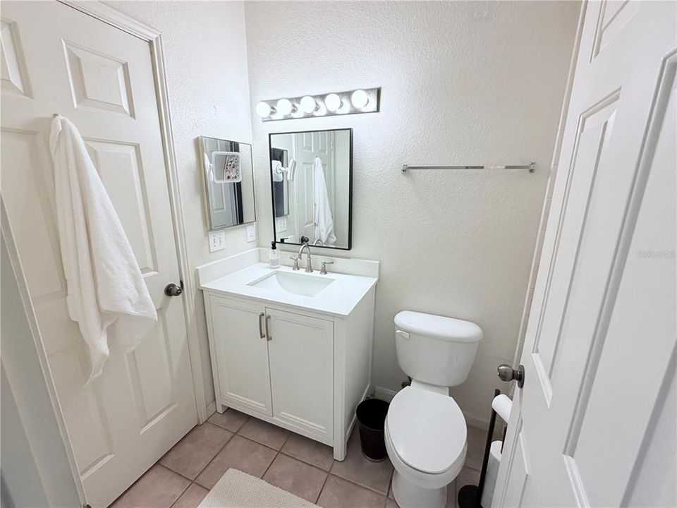 For Rent: $1,695 (1 beds, 1 baths, 830 Square Feet)