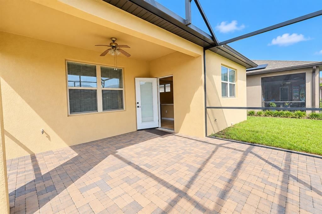 На продажу: $289,900 (2 спален, 2 ванн, 1464 Квадратных фут)