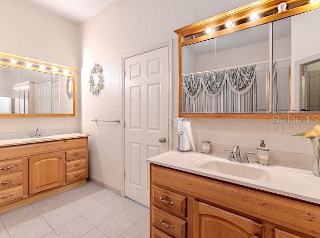 For Sale: $485,000 (5 beds, 4 baths, 3712 Square Feet)