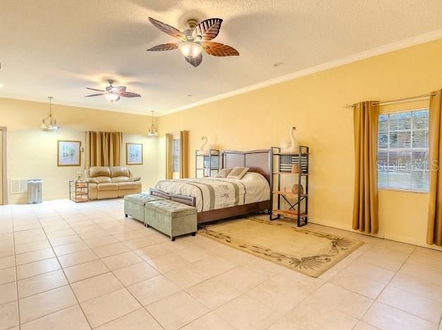 For Sale: $485,000 (5 beds, 4 baths, 3712 Square Feet)