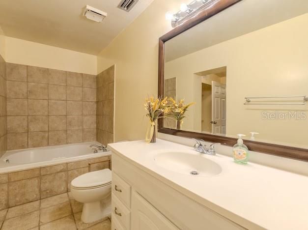For Sale: $485,000 (5 beds, 4 baths, 3712 Square Feet)