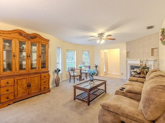 For Sale: $485,000 (5 beds, 4 baths, 3712 Square Feet)
