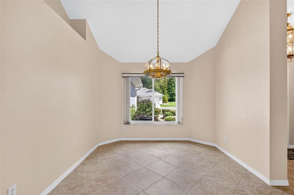 Activo con contrato: $349,900 (2 camas, 2 baños, 2486 Pies cuadrados)