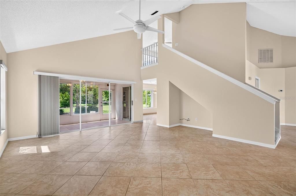 Activo con contrato: $349,900 (2 camas, 2 baños, 2486 Pies cuadrados)