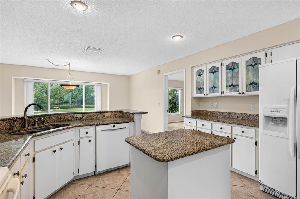 Activo con contrato: $349,900 (2 camas, 2 baños, 2486 Pies cuadrados)