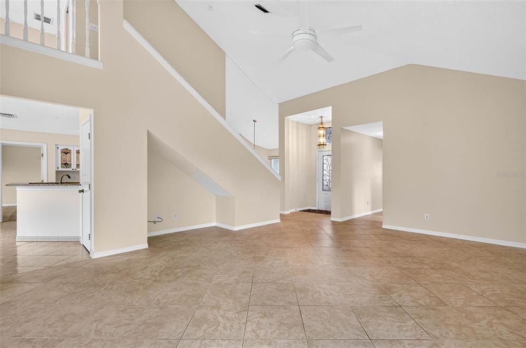 Activo con contrato: $349,900 (2 camas, 2 baños, 2486 Pies cuadrados)