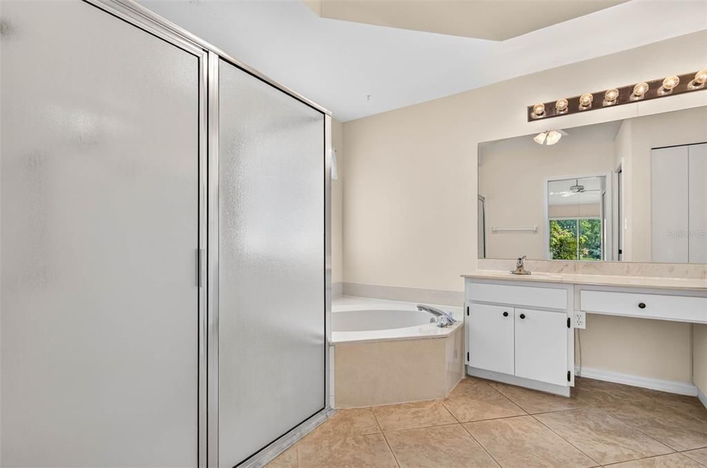 Activo con contrato: $349,900 (2 camas, 2 baños, 2486 Pies cuadrados)