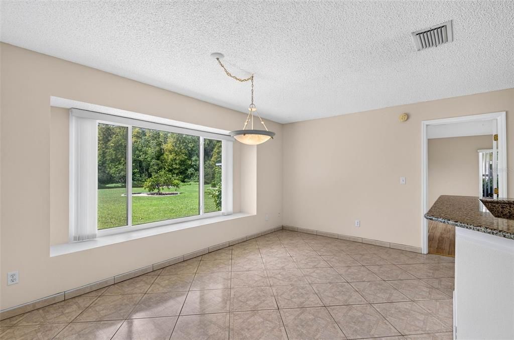 Activo con contrato: $349,900 (2 camas, 2 baños, 2486 Pies cuadrados)