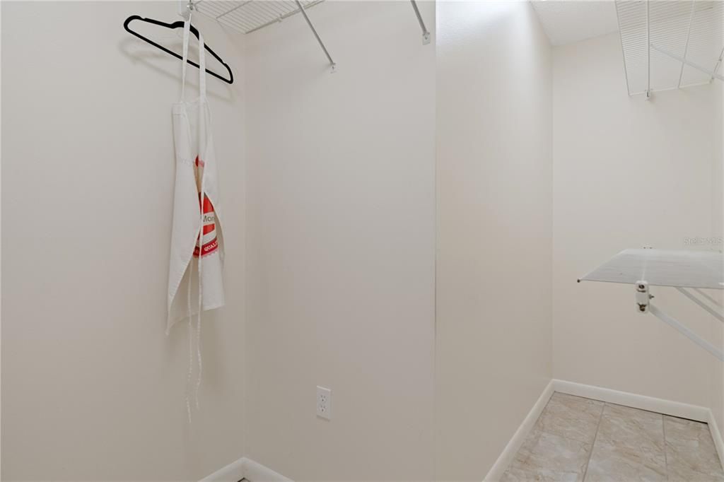 For Sale: $275,000 (3 beds, 2 baths, 2000 Square Feet)