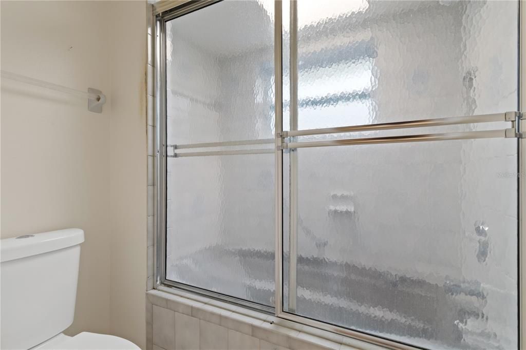 For Sale: $275,000 (3 beds, 2 baths, 2000 Square Feet)