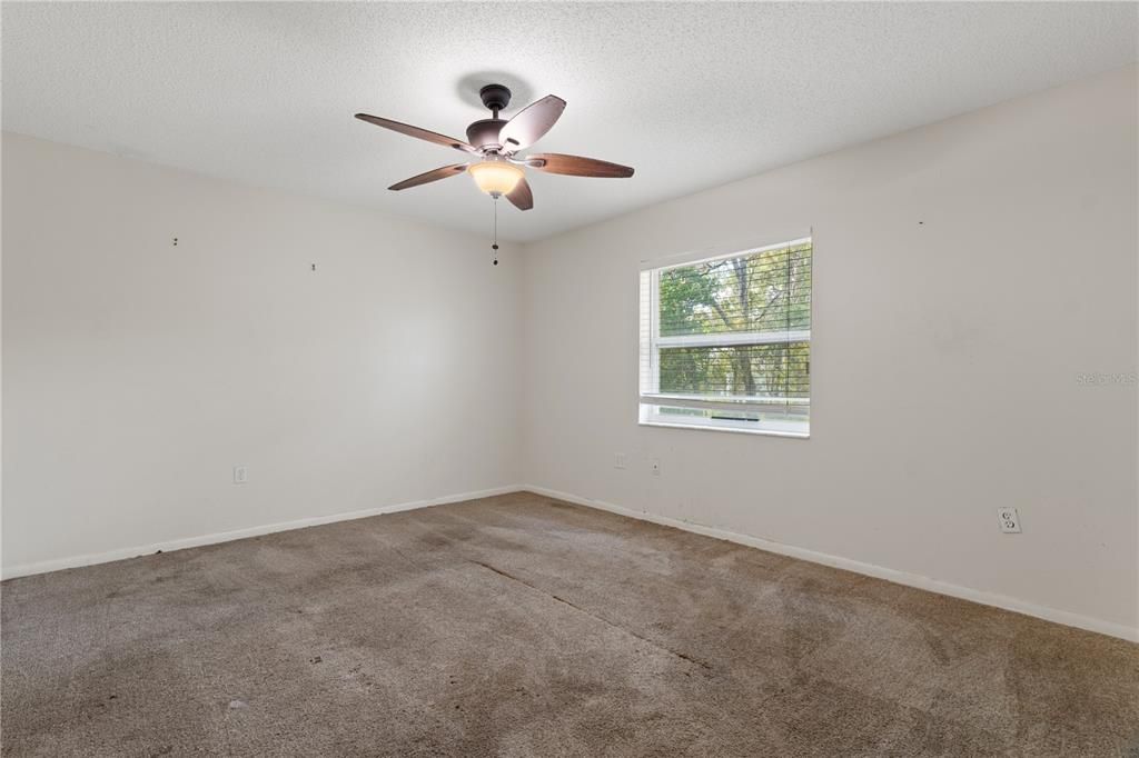For Sale: $275,000 (3 beds, 2 baths, 2000 Square Feet)