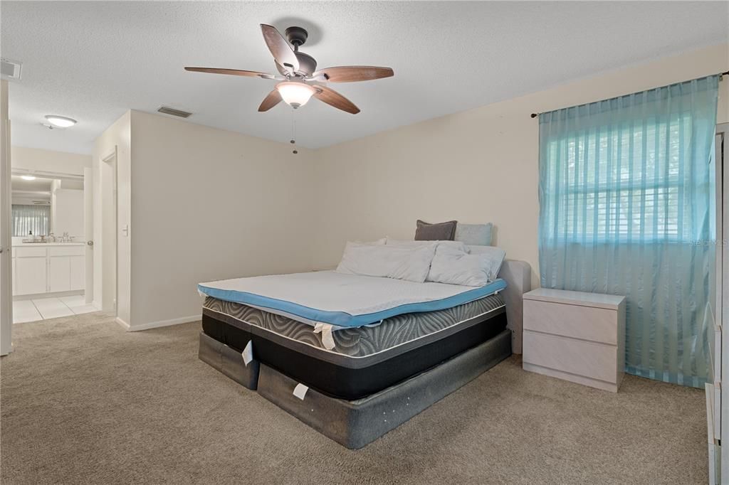 For Sale: $275,000 (3 beds, 2 baths, 2000 Square Feet)