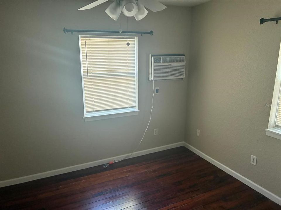 For Rent: $1,200 (1 beds, 1 baths, 500 Square Feet)