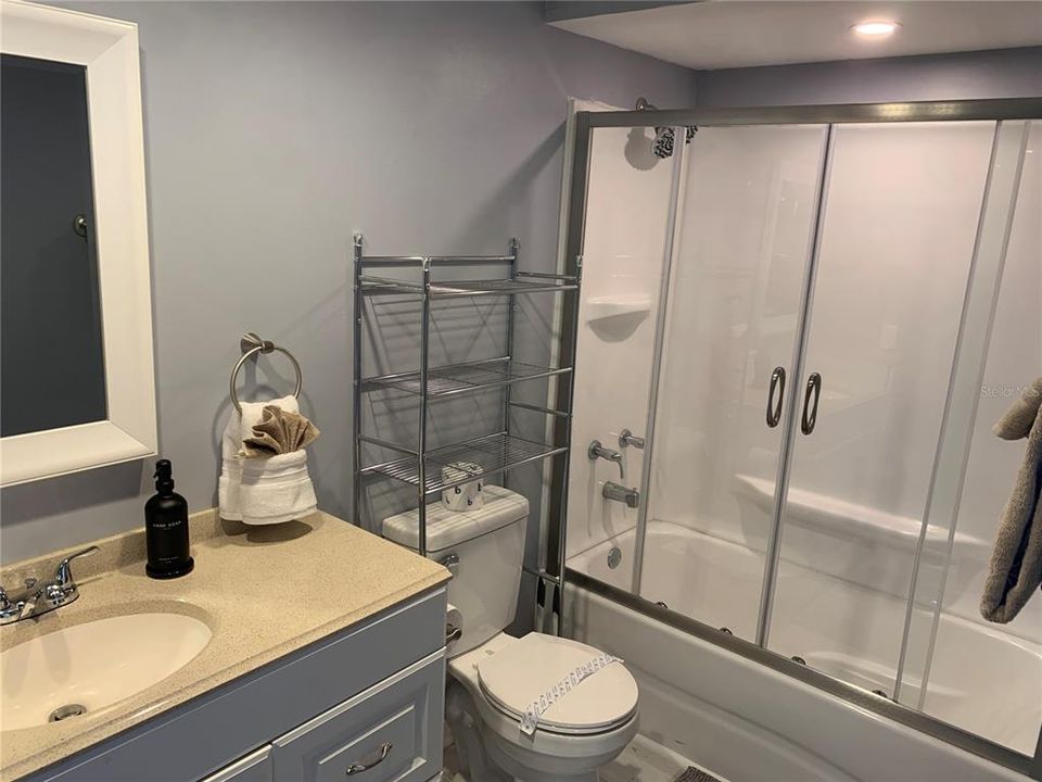 En Venta: $777,000 (3 camas, 3 baños, 2305 Pies cuadrados)