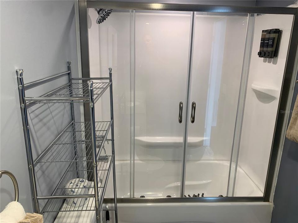 En Venta: $777,000 (3 camas, 3 baños, 2305 Pies cuadrados)