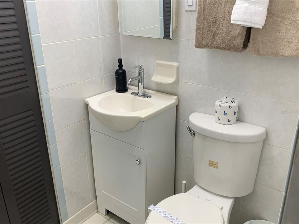 En Venta: $777,000 (3 camas, 3 baños, 2305 Pies cuadrados)