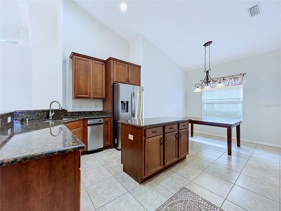 For Rent: $2,800 (3 beds, 2 baths, 2023 Square Feet)
