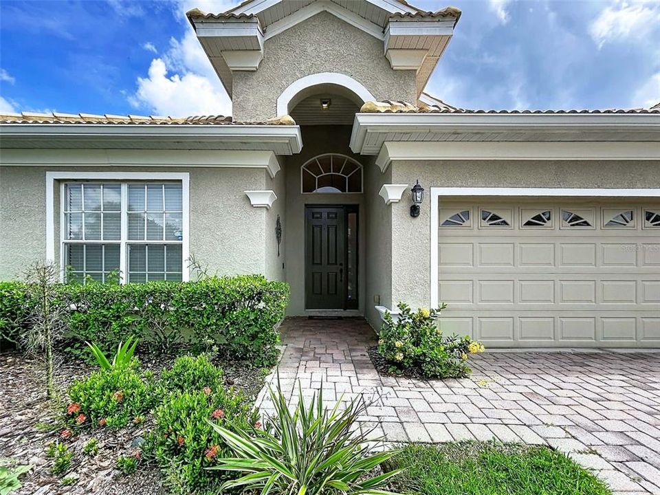 For Rent: $2,800 (3 beds, 2 baths, 2023 Square Feet)