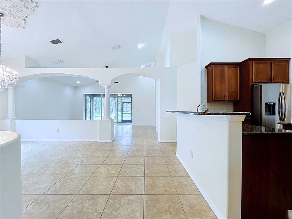 For Rent: $2,800 (3 beds, 2 baths, 2023 Square Feet)