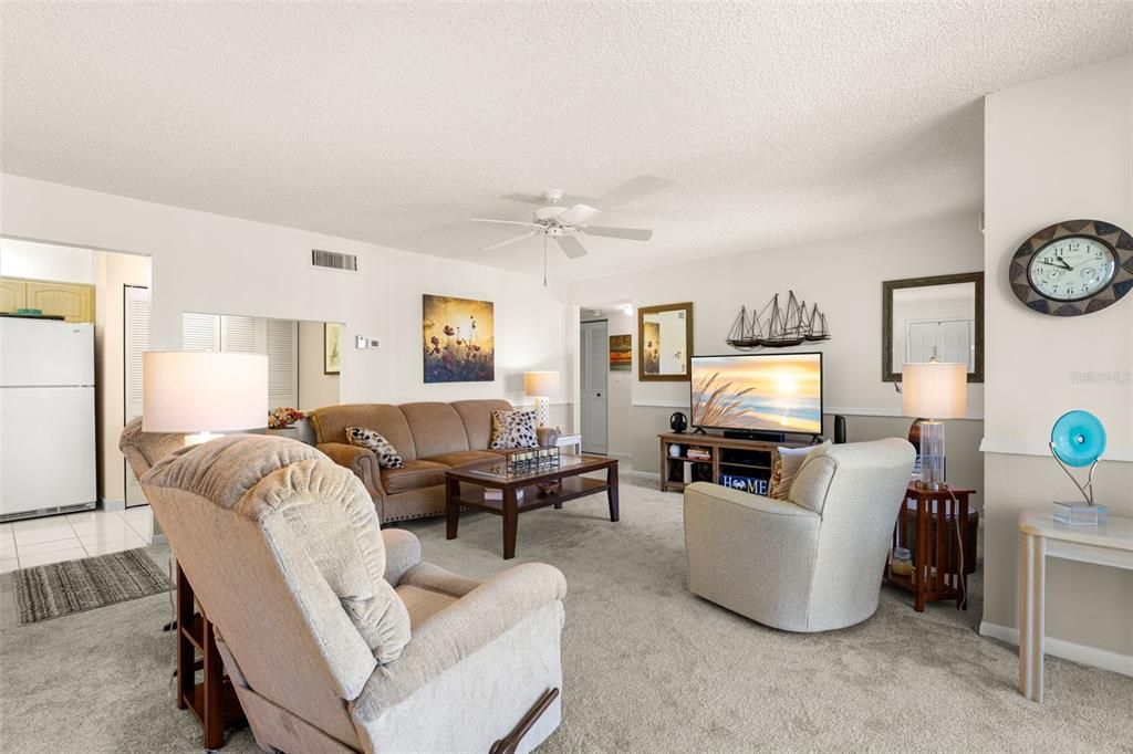 For Sale: $155,000 (2 beds, 2 baths, 1104 Square Feet)