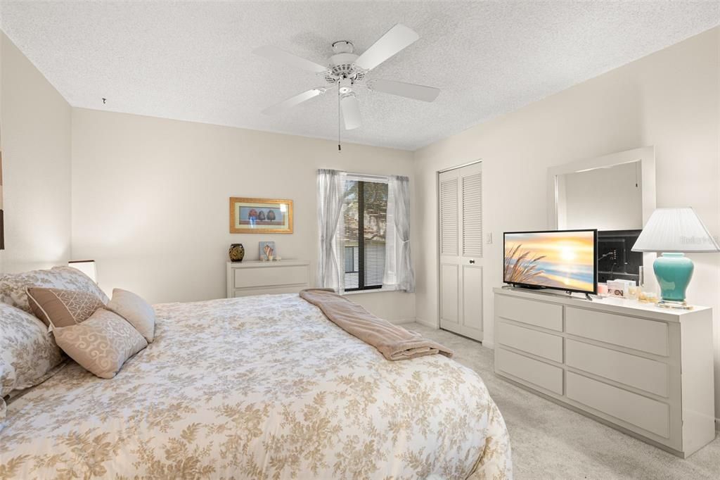 For Sale: $155,000 (2 beds, 2 baths, 1104 Square Feet)