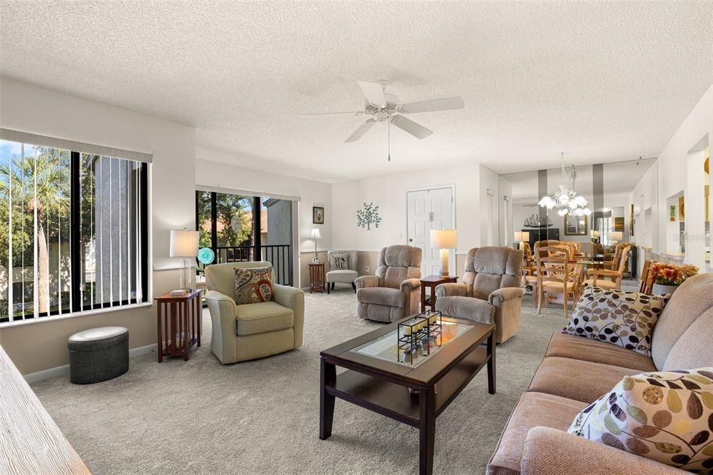For Sale: $155,000 (2 beds, 2 baths, 1104 Square Feet)