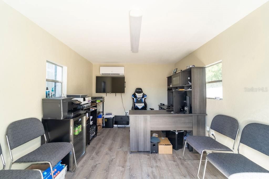 For Sale: $325,000 (3 beds, 2 baths, 1454 Square Feet)