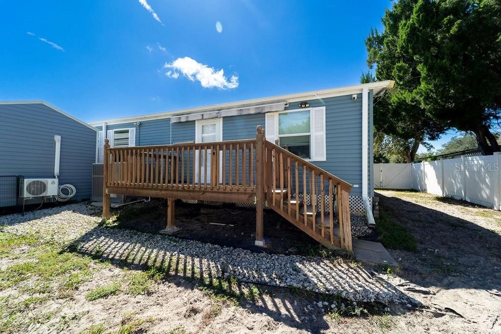 For Sale: $325,000 (3 beds, 2 baths, 1454 Square Feet)
