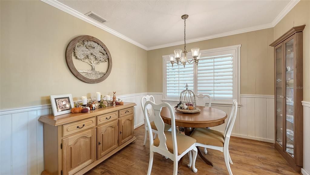 For Sale: $275,000 (2 beds, 1 baths, 1127 Square Feet)