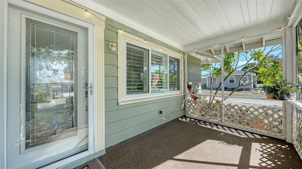 For Sale: $275,000 (2 beds, 1 baths, 1127 Square Feet)