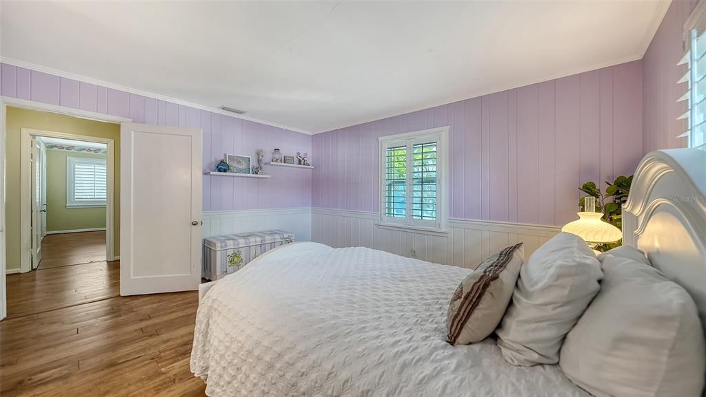 For Sale: $275,000 (2 beds, 1 baths, 1127 Square Feet)