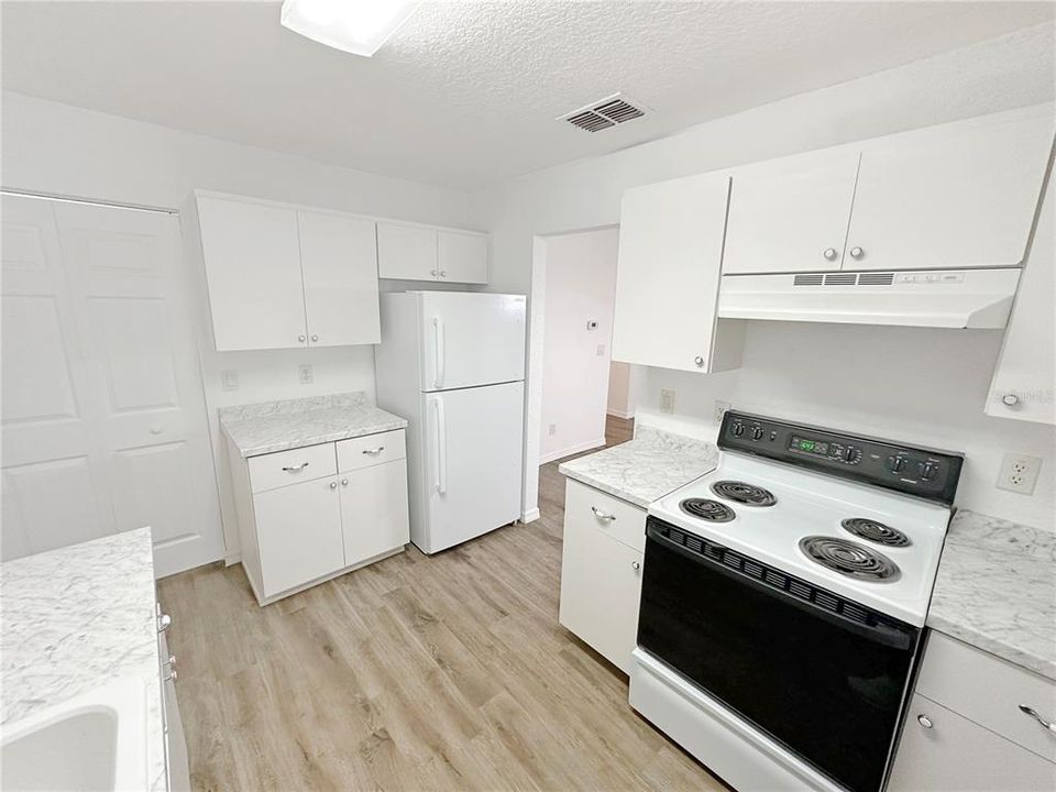 В аренду: $1,395 (2 спален, 2 ванн, 900 Квадратных фут)