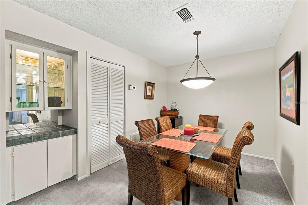 For Sale: $120,000 (2 beds, 2 baths, 1144 Square Feet)