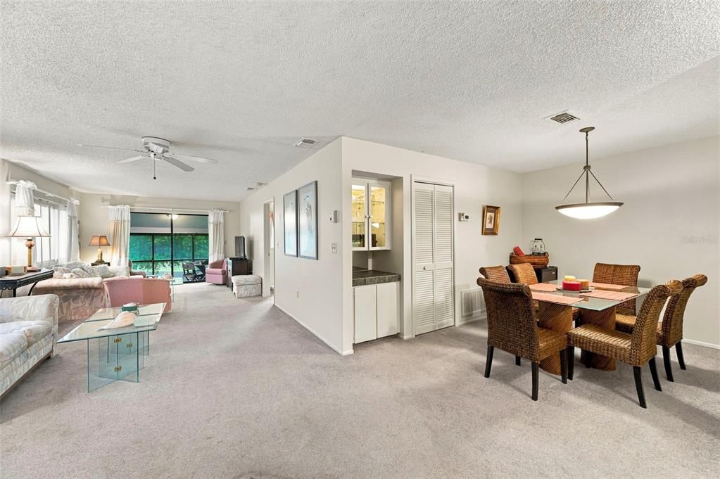 For Sale: $120,000 (2 beds, 2 baths, 1144 Square Feet)