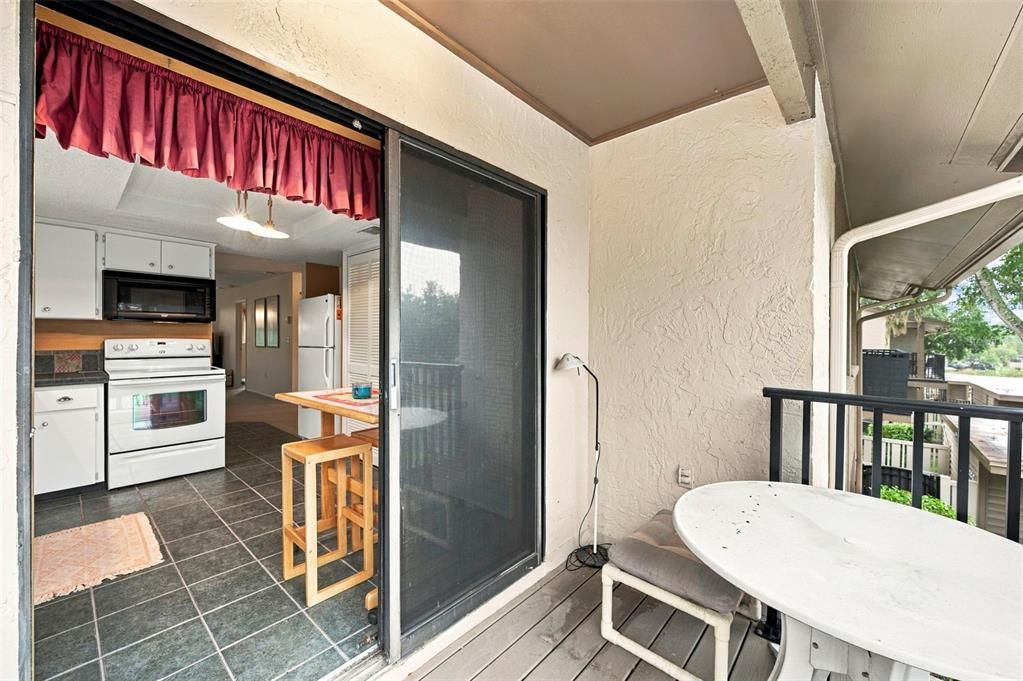 For Sale: $120,000 (2 beds, 2 baths, 1144 Square Feet)