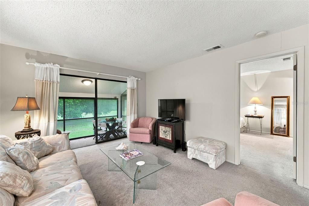 For Sale: $120,000 (2 beds, 2 baths, 1144 Square Feet)