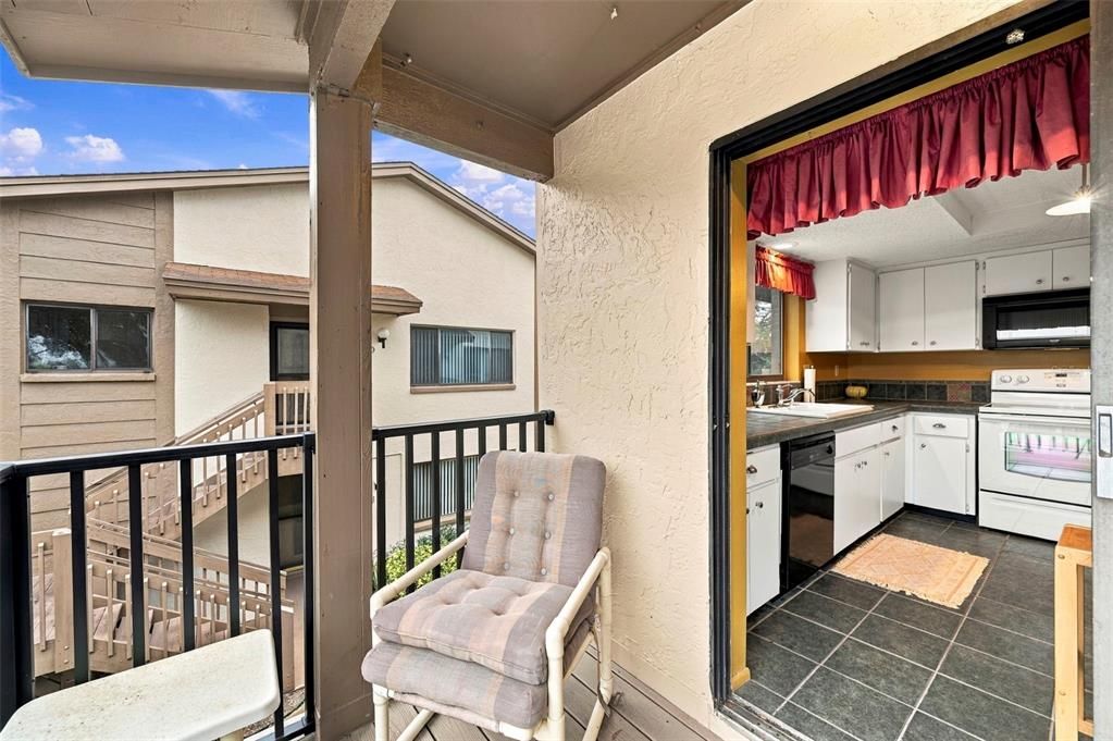 For Sale: $120,000 (2 beds, 2 baths, 1144 Square Feet)
