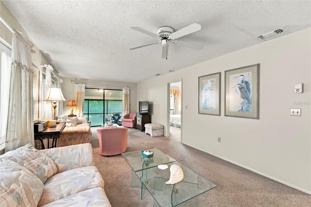 For Sale: $120,000 (2 beds, 2 baths, 1144 Square Feet)