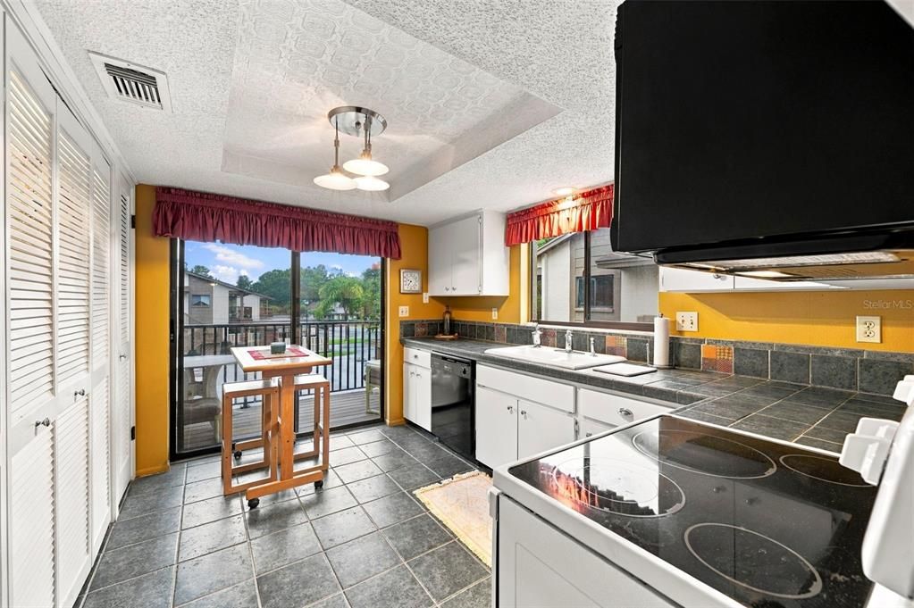 For Sale: $120,000 (2 beds, 2 baths, 1144 Square Feet)