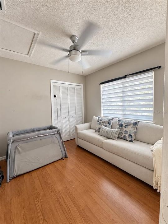 En Venta: $375,000 (4 camas, 2 baños, 1440 Pies cuadrados)