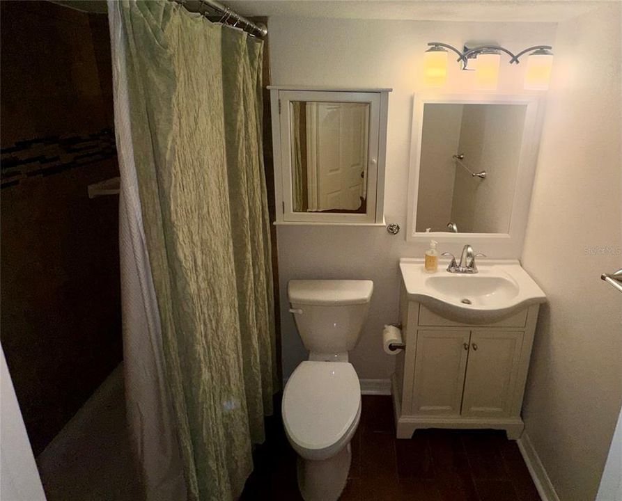 На продажу: $325,000 (2 спален, 2 ванн, 936 Квадратных фут)