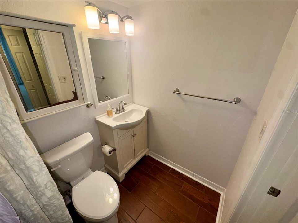 На продажу: $325,000 (2 спален, 2 ванн, 936 Квадратных фут)