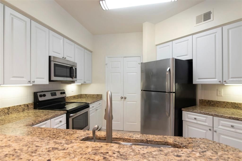 En Venta: $269,900 (1 camas, 1 baños, 964 Pies cuadrados)
