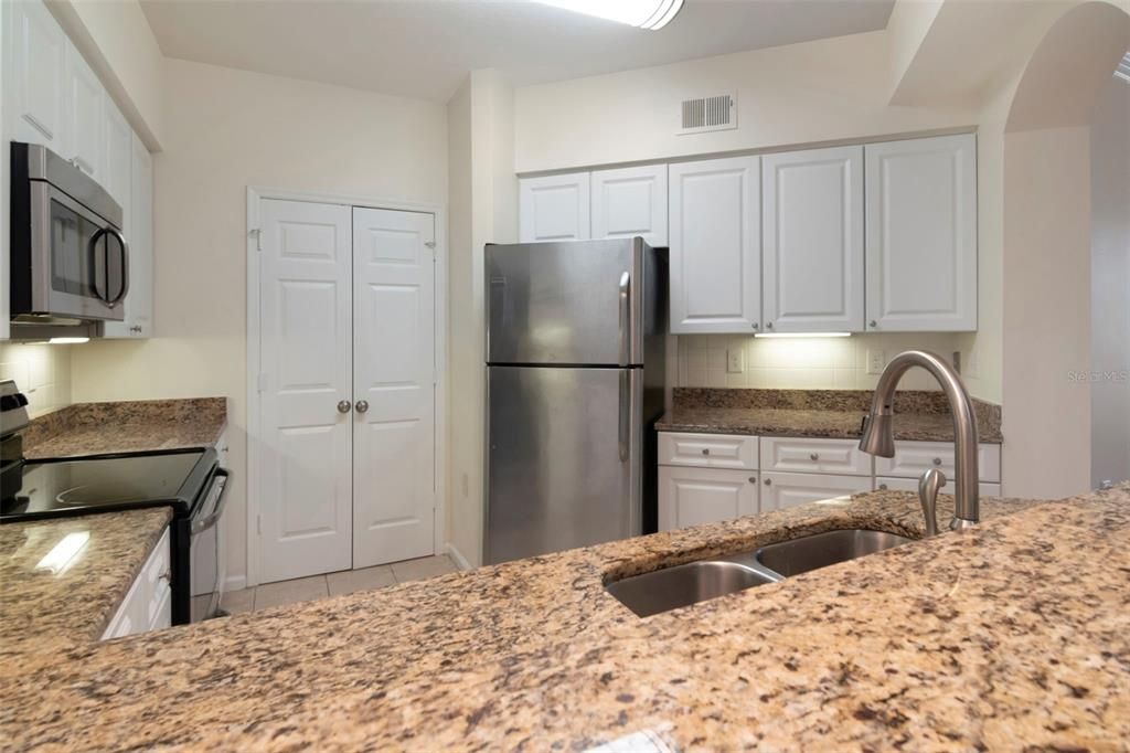 En Venta: $269,900 (1 camas, 1 baños, 964 Pies cuadrados)