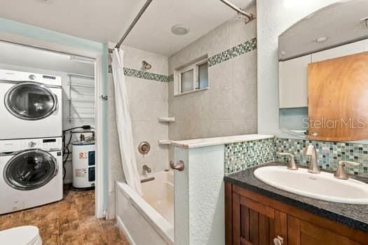 For Sale: $640,000 (2 beds, 2 baths, 2479 Square Feet)