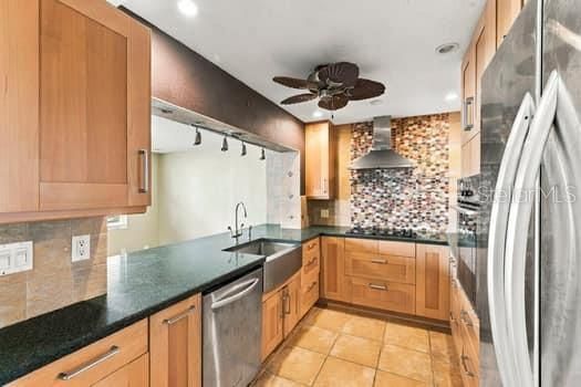 For Sale: $640,000 (2 beds, 2 baths, 2479 Square Feet)