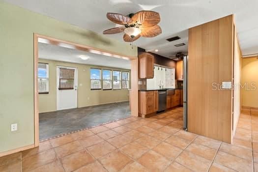 For Sale: $640,000 (2 beds, 2 baths, 2479 Square Feet)