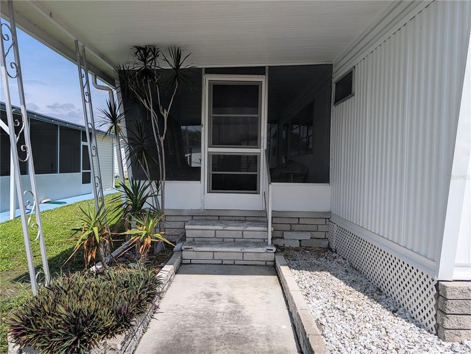 For Sale: $87,500 (2 beds, 1 baths, 684 Square Feet)